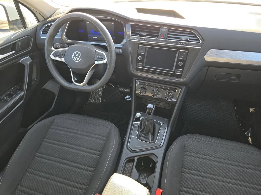 2023 Volkswagen Tiguan S photo 12