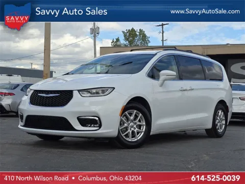 White 2022 Chrysler Pacifica Touring L for sale in Columbus, OH