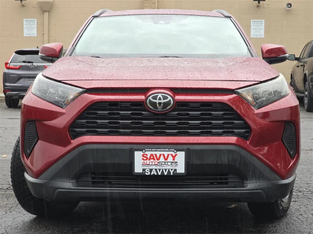 2019 Toyota RAV4 LE photo 19