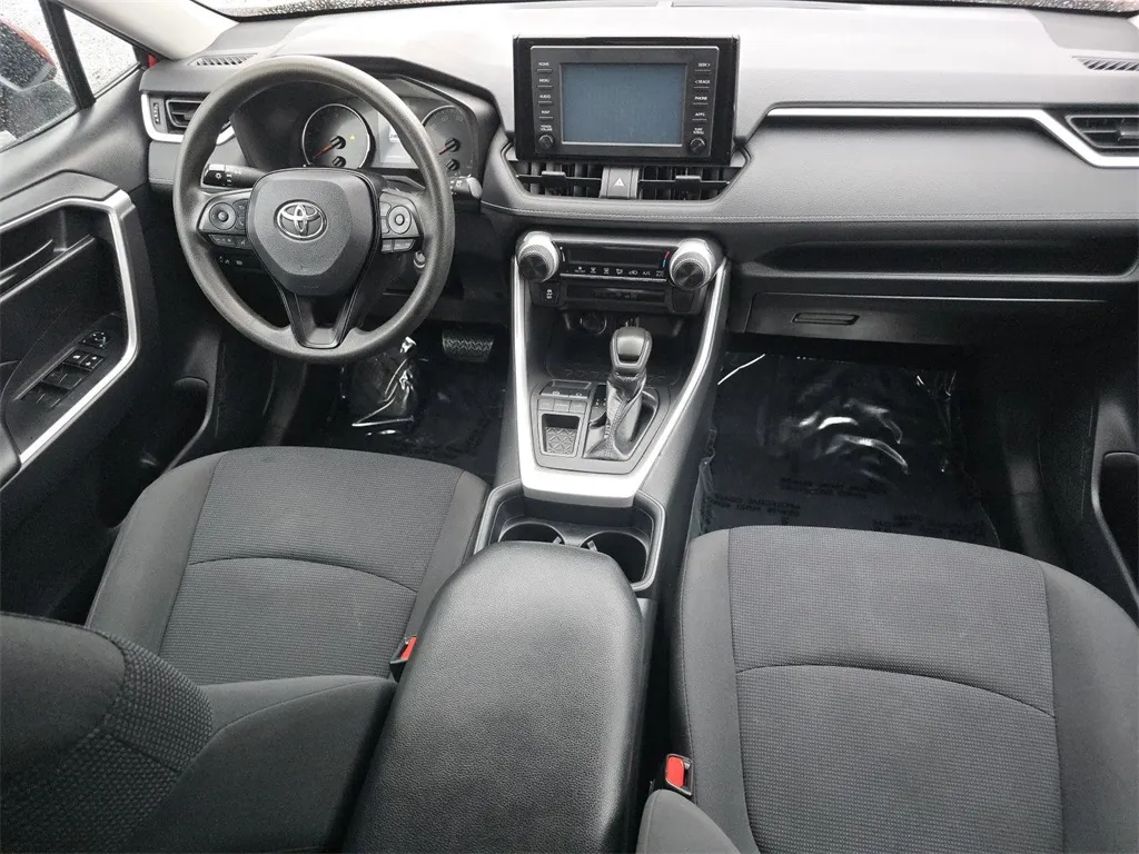 2019 Toyota RAV4 LE photo 13