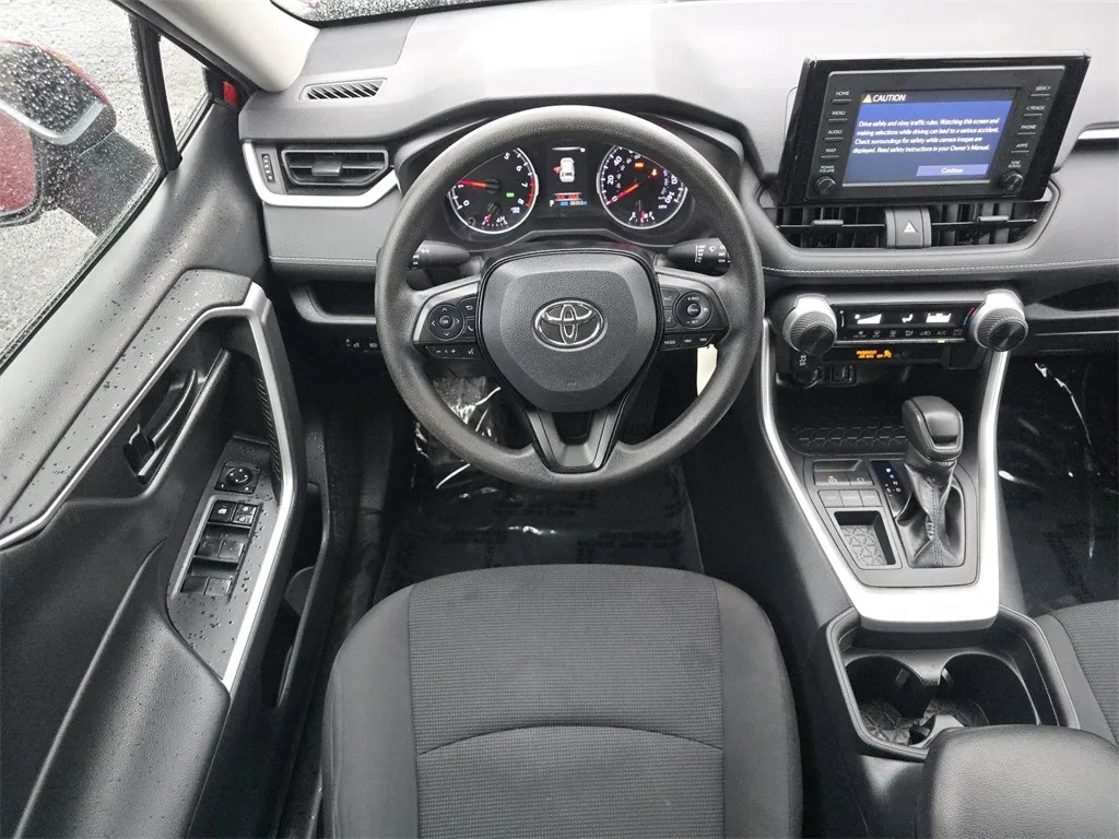 2019 Toyota RAV4 LE photo 14