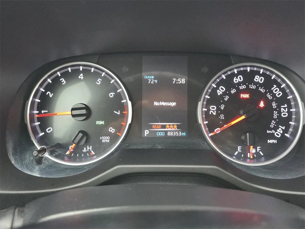 2019 Toyota RAV4 LE photo 15