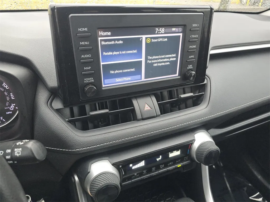 2019 Toyota RAV4 LE photo 24