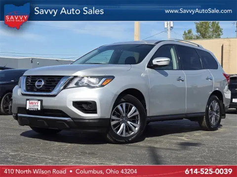 Silver 2019 Nissan Pathfinder S for sale in Columbus, OH