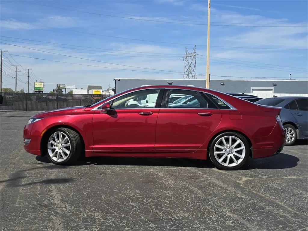 2016 Lincoln MKZ Base photo 16