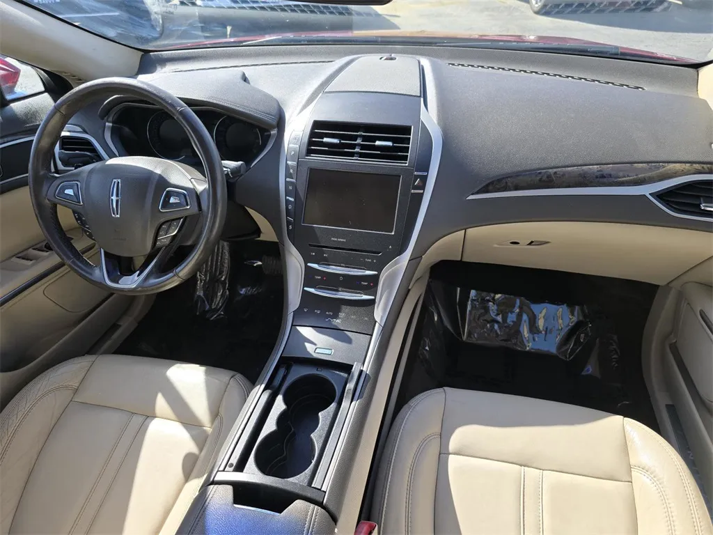 2016 Lincoln MKZ Base photo 27