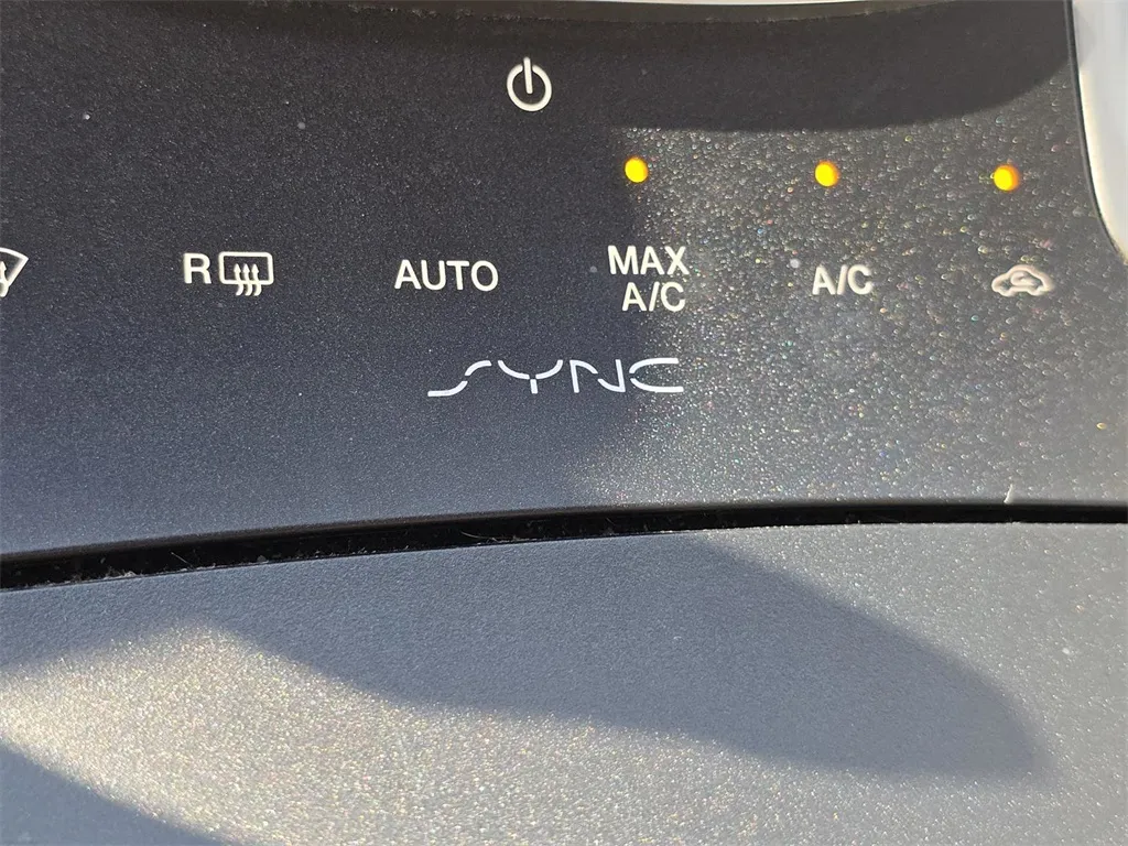 2016 Lincoln MKZ Base photo 13