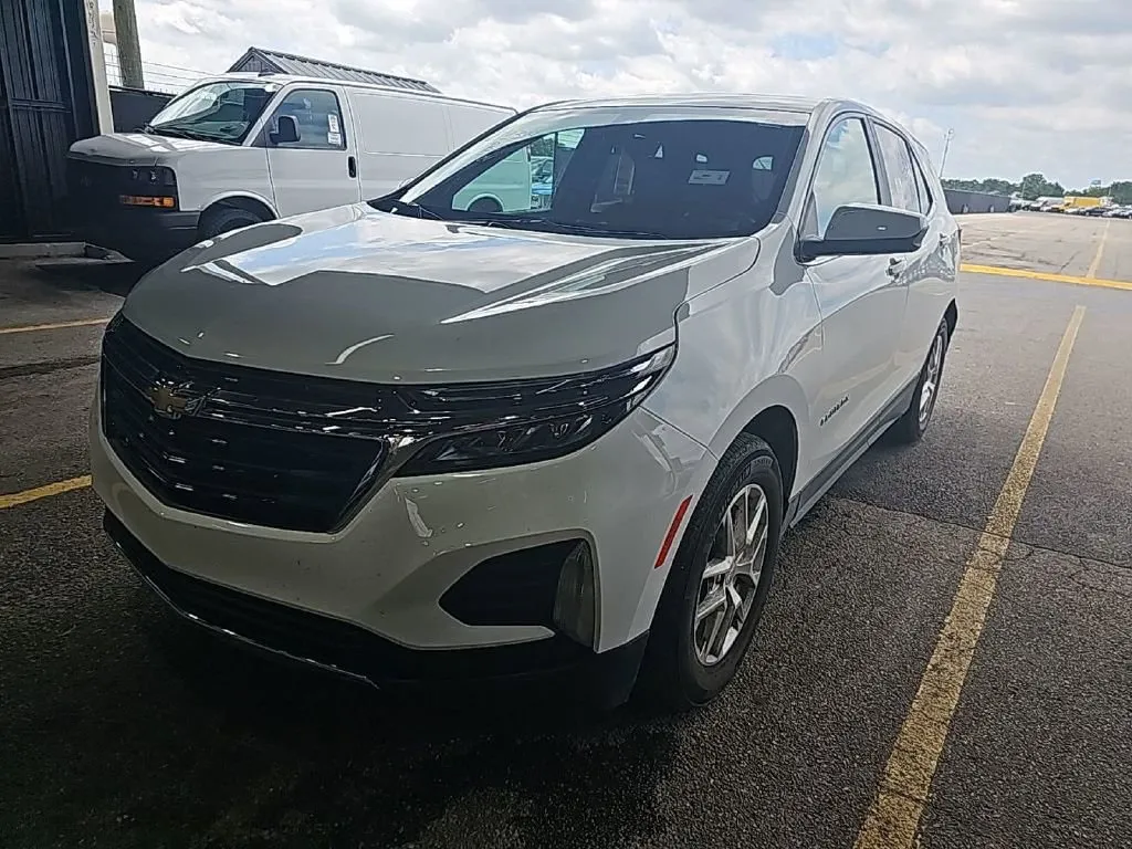 White 2023 Chevrolet Equinox LT for sale in Columbus, OH