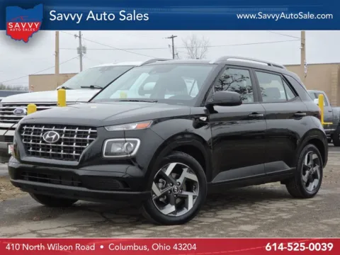 Black 2021 Hyundai Venue SEL for sale in Columbus, OH