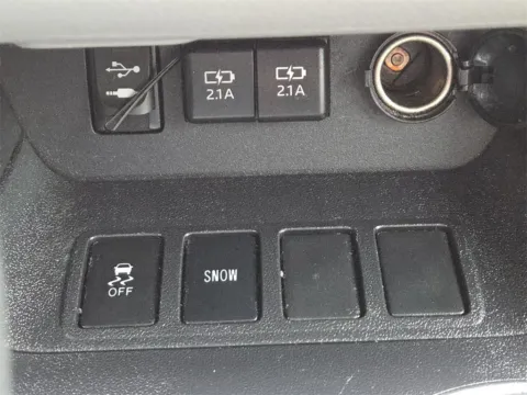 More photos of 2019 Toyota Highlander LE at SAVVY AUTO SALES LLC, OH