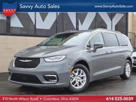 Gray 2022 Chrysler Pacifica Touring L for sale in Columbus, OH