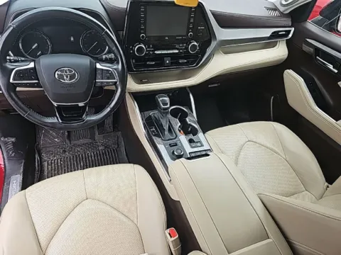 Photos of 2021 Toyota Highlander Limited for sale in Columbus, OH at SAVVY AUTO SALES LLC