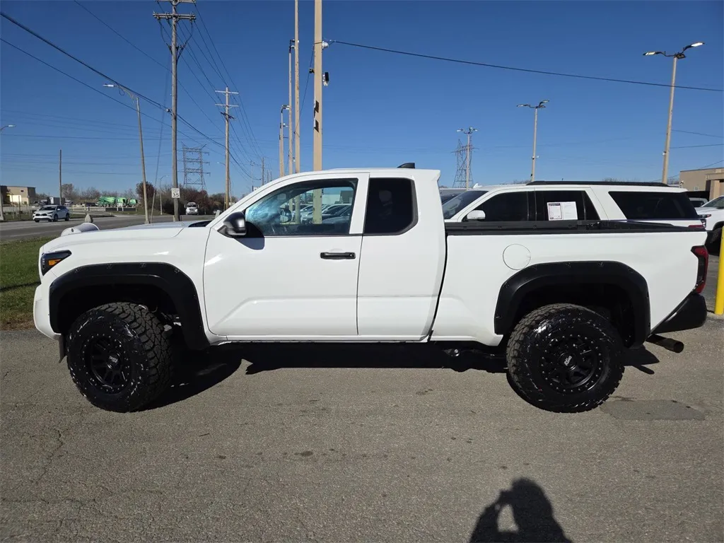 2024 Toyota Tacoma SR photo 2