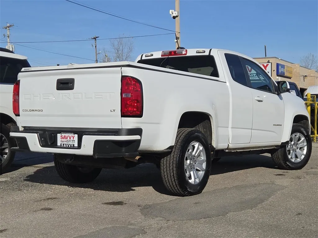 2022 Chevrolet Colorado LT photo 2