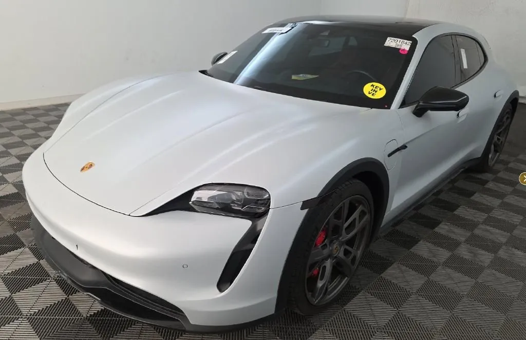 White 2022 Porsche Taycan Cross Turismo 4S for sale in Columbus, OH