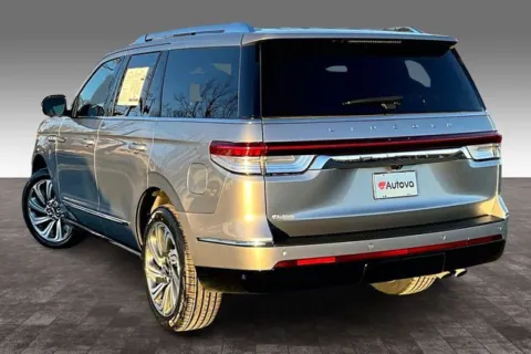 More photos of 2023 Lincoln Navigator Reserve at Autova, VA