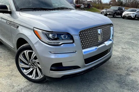 More photos of 2023 Lincoln Navigator Reserve at Autova, VA