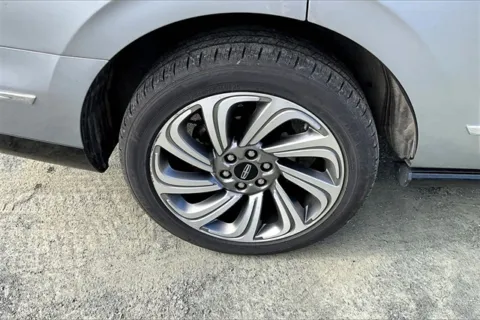 More photos of 2023 Lincoln Navigator Reserve at Autova, VA