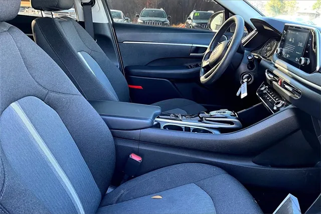 2021 Hyundai Sonata SE photo 2