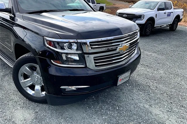 2019 Chevrolet Tahoe Premier photo 2