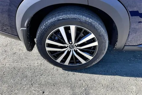 More photos of 2023 Nissan Pathfinder Platinum at Autova, VA