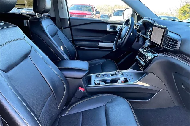 2023 Ford Explorer Limited photo 3