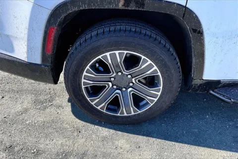 More photos of 2023 Jeep Wagoneer at Autova, VA