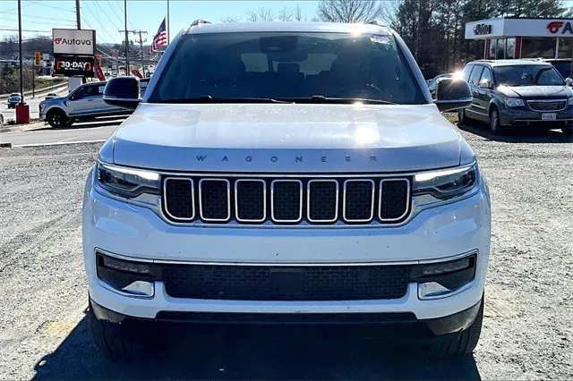 2023 Jeep Wagoneer Base photo 3