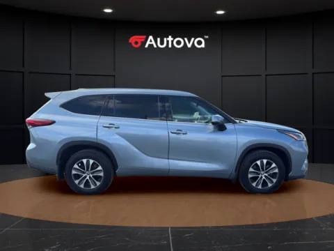 Photos of 2021 Toyota Highlander XLE for sale in Madison Heights, VA at Autova