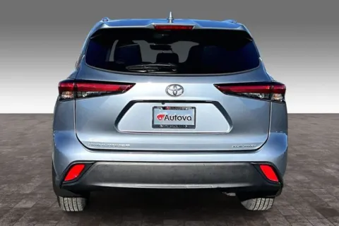 More photos of 2021 Toyota Highlander XLE at Autova, VA