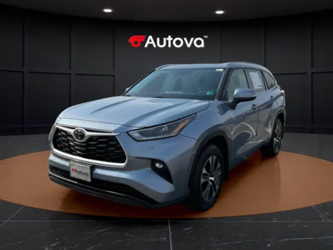 Blue 2021 Toyota Highlander XLE for sale in Madison Heights, VA