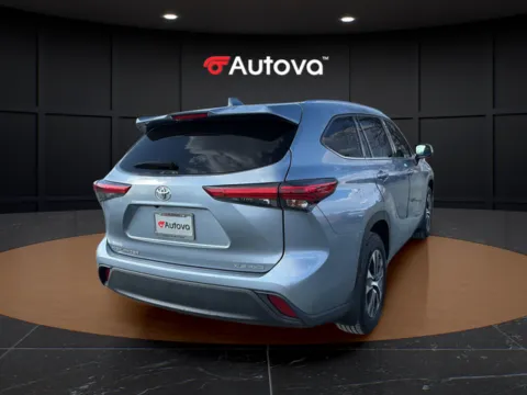 Blue 2021 Toyota Highlander XLE for sale in Madison Heights, VA