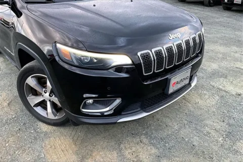 More photos of 2021 Jeep Cherokee Limited at Autova, VA