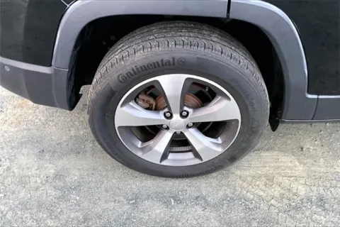 More photos of 2021 Jeep Cherokee Limited at Autova, VA