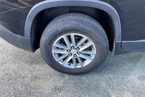 More photos of 2023 Chevrolet Traverse LT at Autova, VA