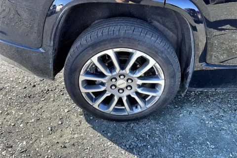 More photos of 2023 GMC Acadia Denali at Autova, VA
