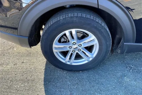 More photos of 2022 Ford Explorer XLT at Autova, VA