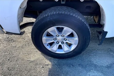 More photos of 2022 Chevrolet Silverado 1500 LT at Autova, VA