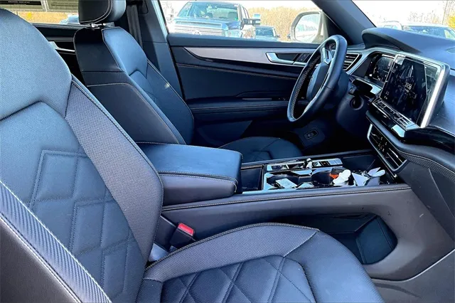 2025 Volkswagen Atlas Cross Sport SE Technology photo 4