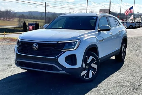 Photos of 2025 Volkswagen Atlas Cross Sport 2.0T SE w/Technology for sale in Madison Heights, VA at Autova