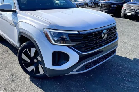 More photos of 2025 Volkswagen Atlas Cross Sport 2.0T SE w/Technology at Autova, VA