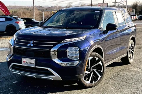 Photos of 2024 Mitsubishi Outlander SE for sale in Madison Heights, VA at Autova