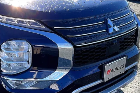 More photos of 2024 Mitsubishi Outlander SE at Autova, VA