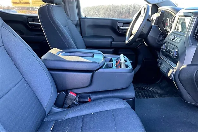 2023 Chevrolet Silverado 1500 Custom photo 3