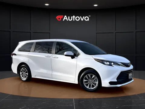 More photos of 2024 Toyota Sienna LE at Autova, VA