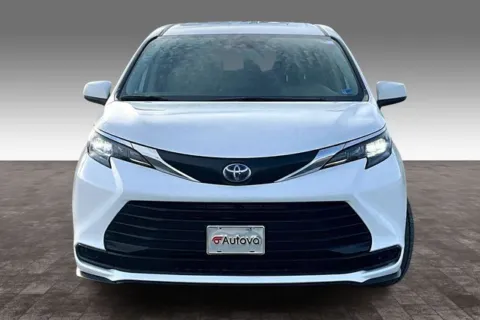 Photos of 2024 Toyota Sienna LE for sale in Madison Heights, VA at Autova