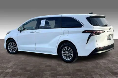 More photos of 2024 Toyota Sienna LE at Autova, VA
