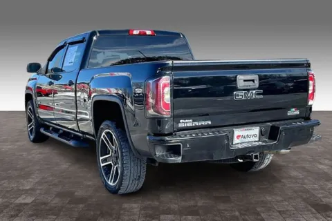 More photos of 2018 GMC Sierra 1500 SLT at Autova, VA