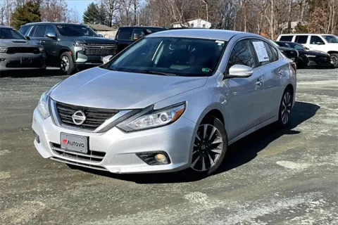 Photos of 2017 Nissan Altima 2.5 SL for sale in Madison Heights, VA at Autova