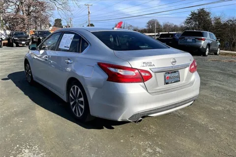 Another view of 2017 Nissan Altima 2.5 SL for sale in Madison Heights, VA at Autova